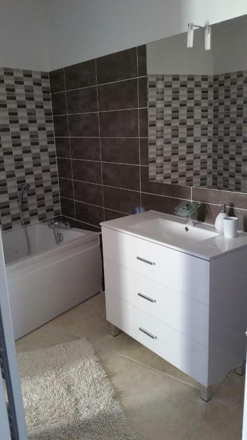 Le Clos D'Uzes - B&B المظهر الخارجي الصورة